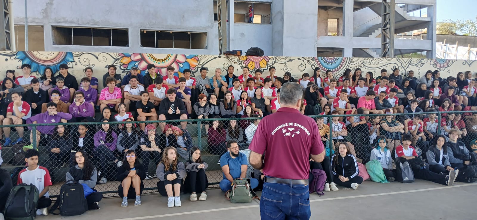 ​Zoonoses realiza palestras sobre prevenção de acidentes com animais peçonhentos