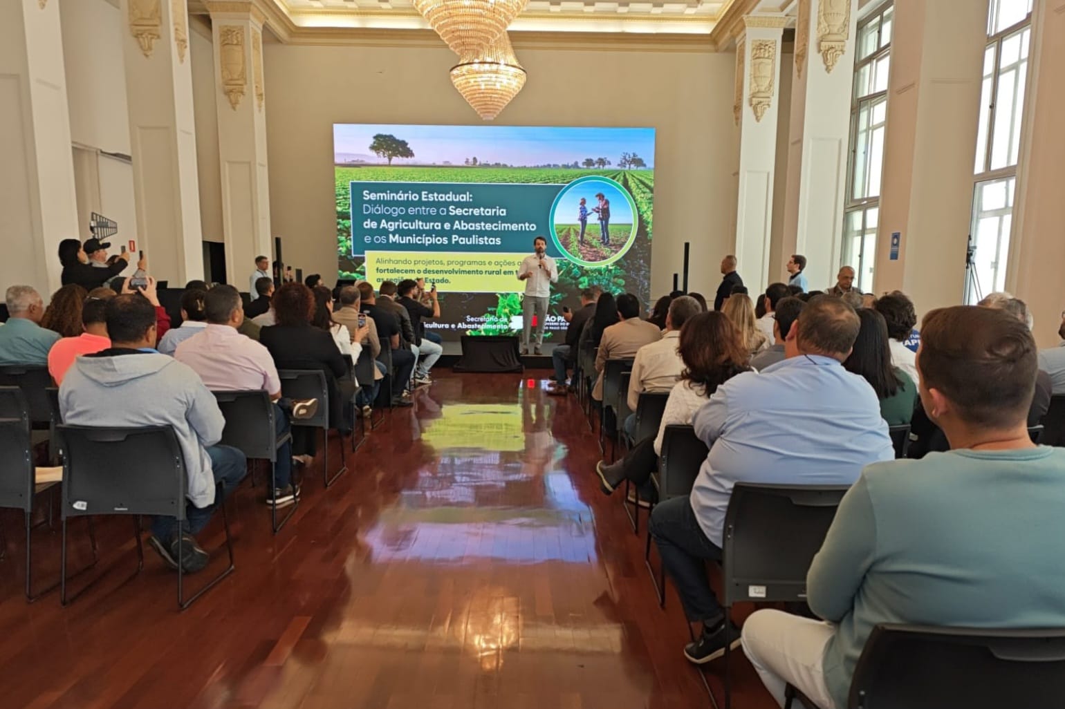 ​Itapira marca presença em seminário estadual sobre fortalecimento do agro paulista